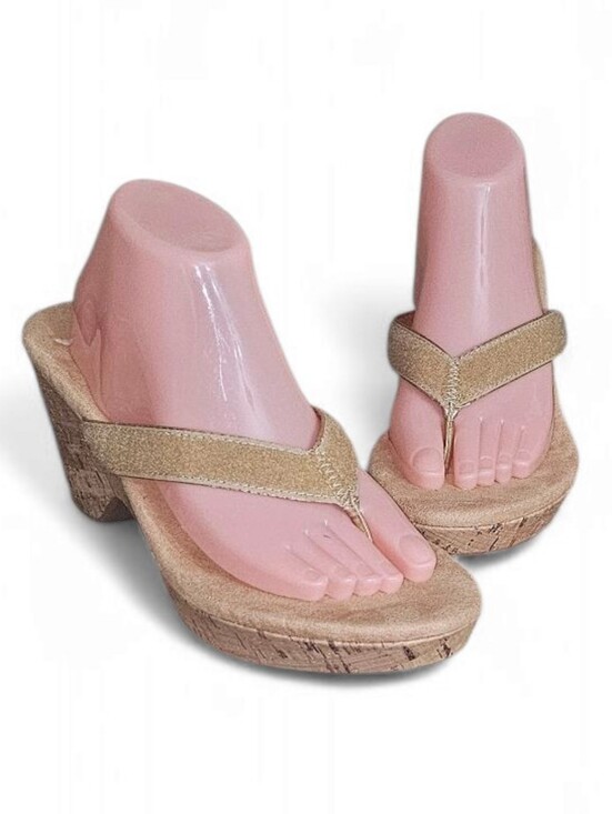 lindsay phillips Shoes - NWOT Lindsay Philips SwitchFlops Thong Sandal